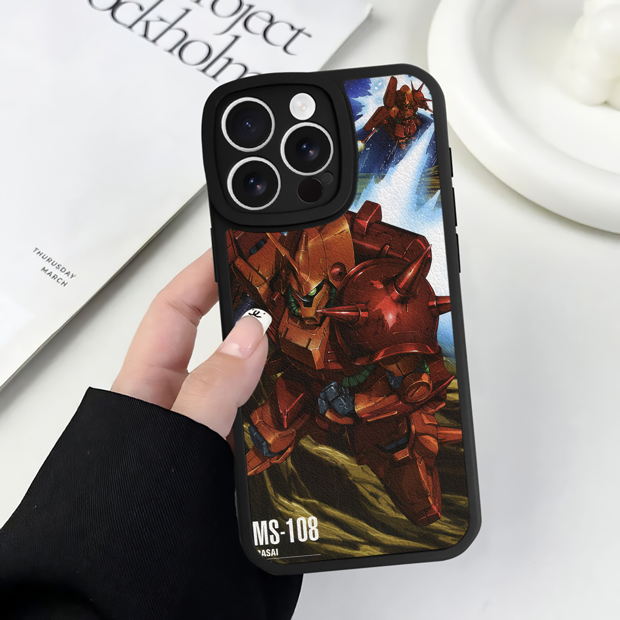 （画像用） 機動戦士ガンダム Mobile Suit Gundam 【iPhone 16シリーズ対応】シリコンスマホケース（レザー調） 材質：シリコン